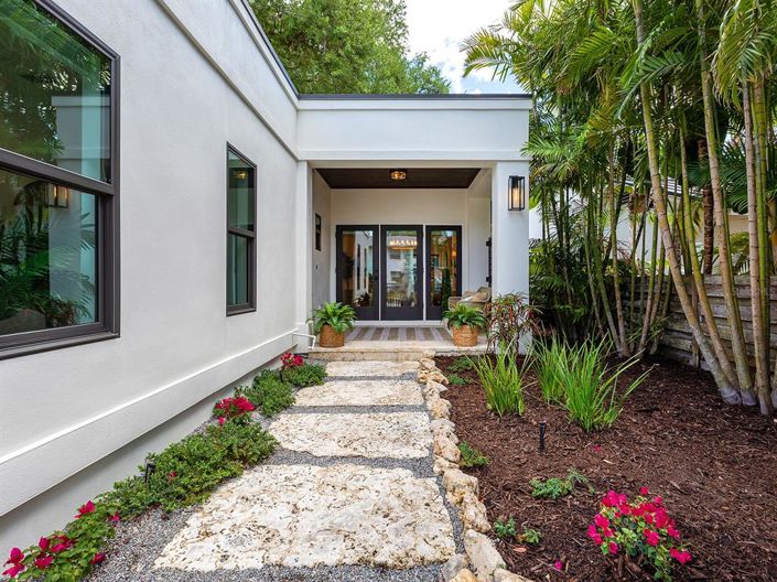 Image No.2-3 Bed Property for sale