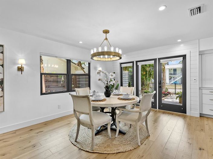 Image No.5-3 Bed Property for sale