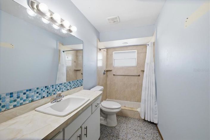 Image No.11-2 Bed Property for sale