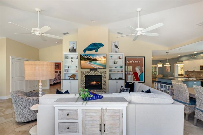 Image No.10-5 Bed Property for sale