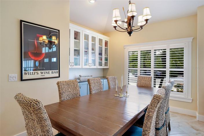 Image No.16-5 Bed Property for sale