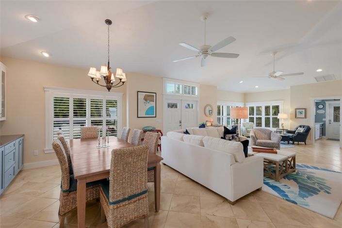 Image No.17-5 Bed Property for sale