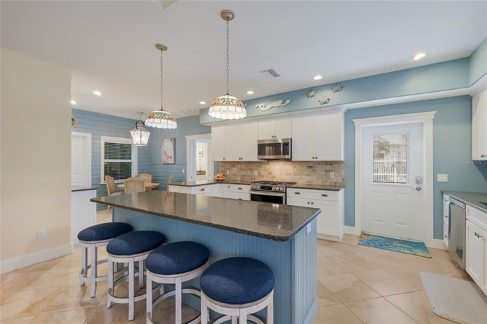 Image No.18-5 Bed Property for sale