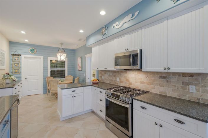 Image No.19-5 Bed Property for sale