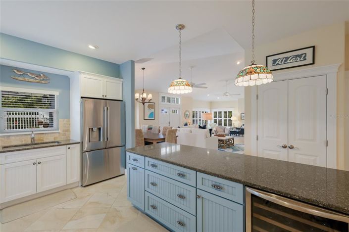 Image No.20-5 Bed Property for sale