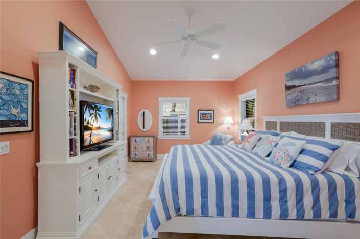 Image No.31-5 Bed Property for sale