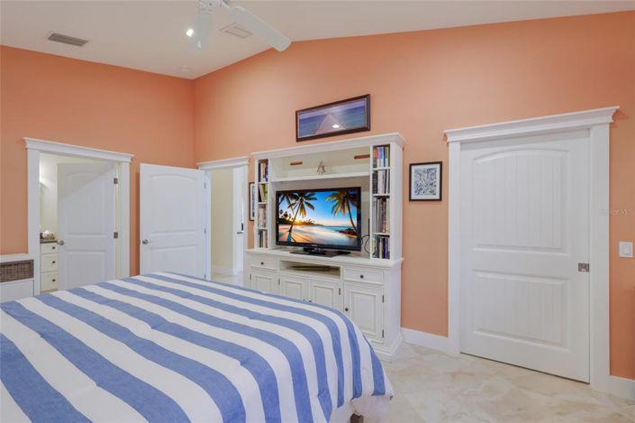 Image No.32-5 Bed Property for sale