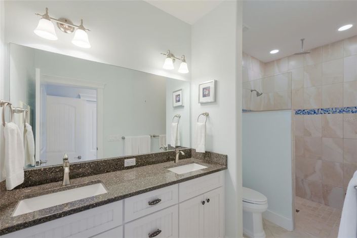 Image No.36-5 Bed Property for sale