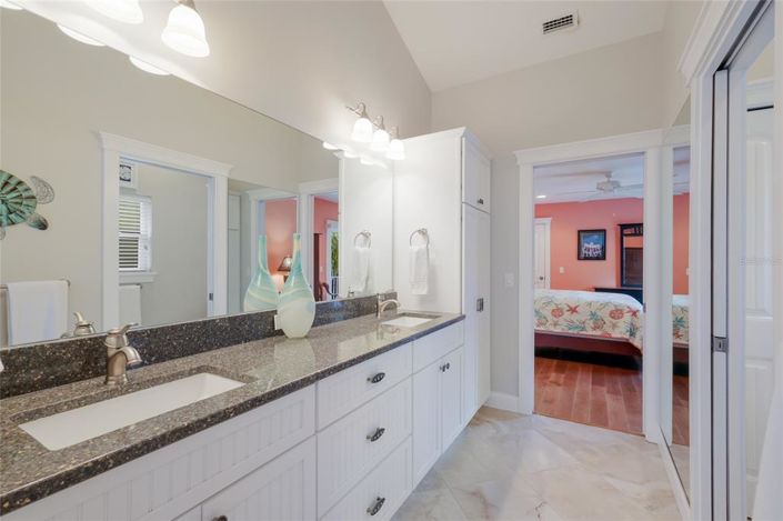 Image No.42-5 Bed Property for sale