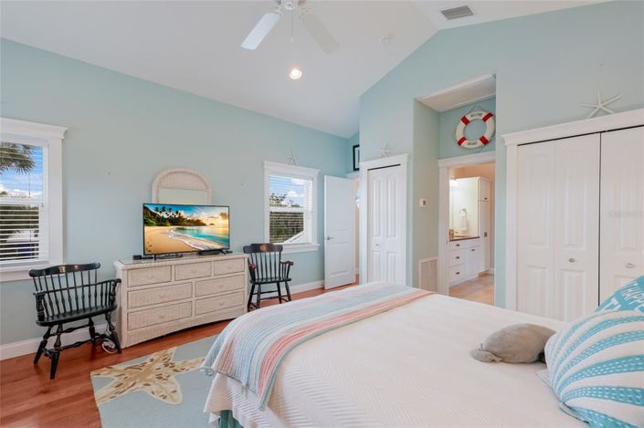 Image No.44-5 Bed Property for sale