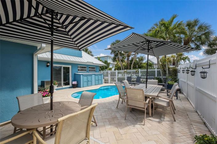 Image No.50-5 Bed Property for sale