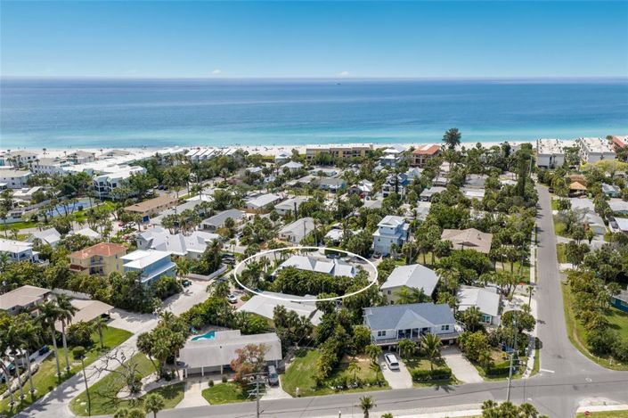 Image No.56-5 Bed Property for sale