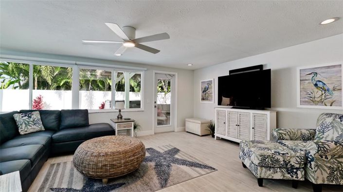 Image No.17-3 Bed Property for sale