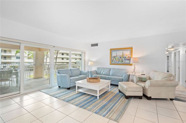 Image No.2-Propriété de 2 chambres à vendre à Sarasota