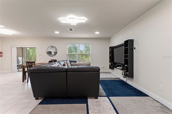 Image No.6-4 Bed Property for sale