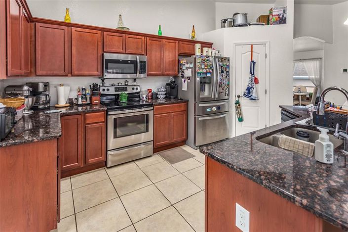 Image No.8-3 Bed Property for sale