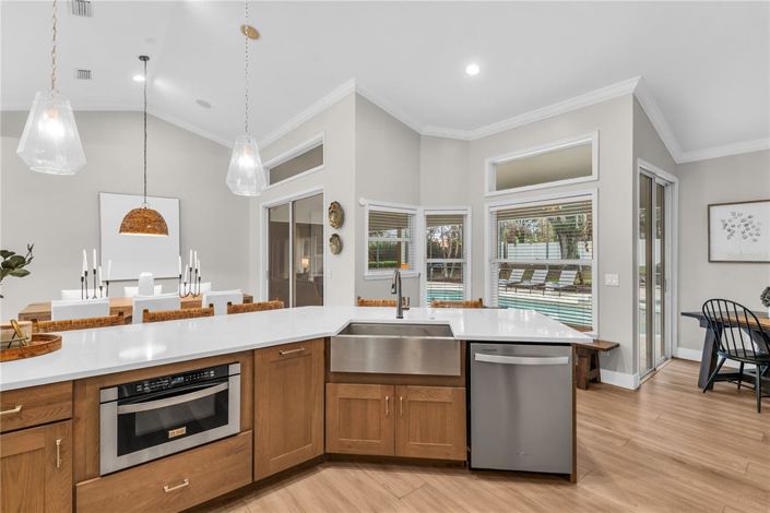 Image No.20-4 Bed Property for sale