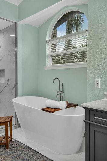 Image No.44-4 Bed Property for sale