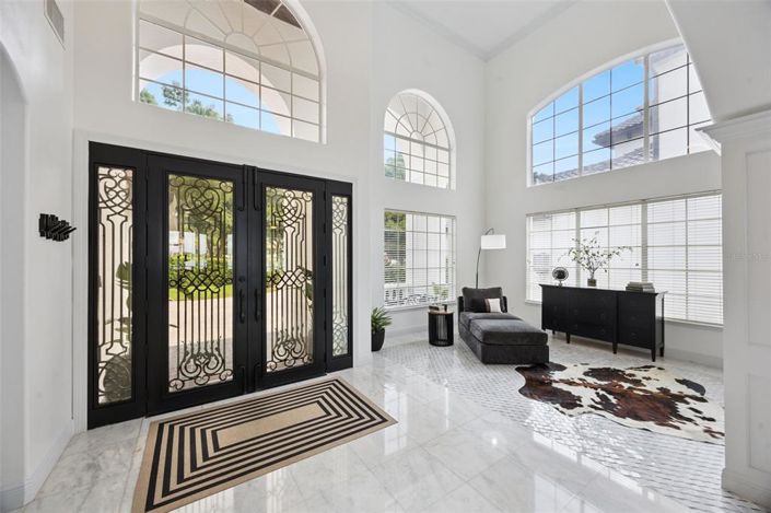 Image No.12-5 Bed Property for sale