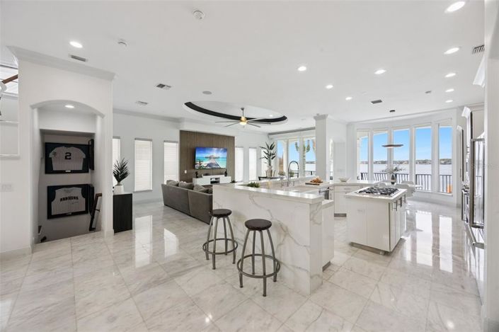 Image No.18-5 Bed Property for sale