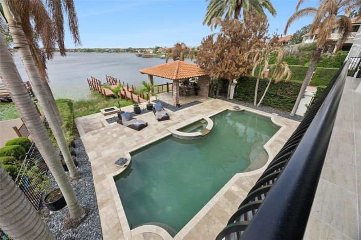 Image No.28-5 Bed Property for sale