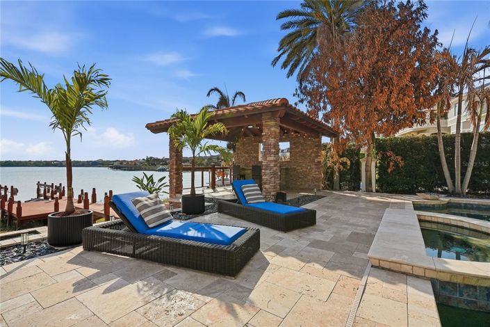 Image No.3-5 Bed Property for sale