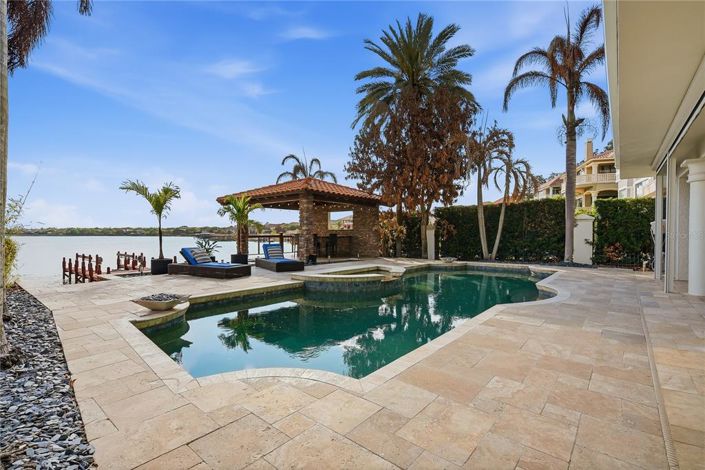 Image No.4-5 Bed Property for sale