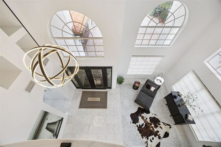 Image No.40-5 Bed Property for sale