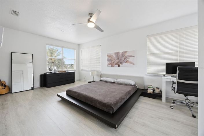 Image No.44-5 Bed Property for sale