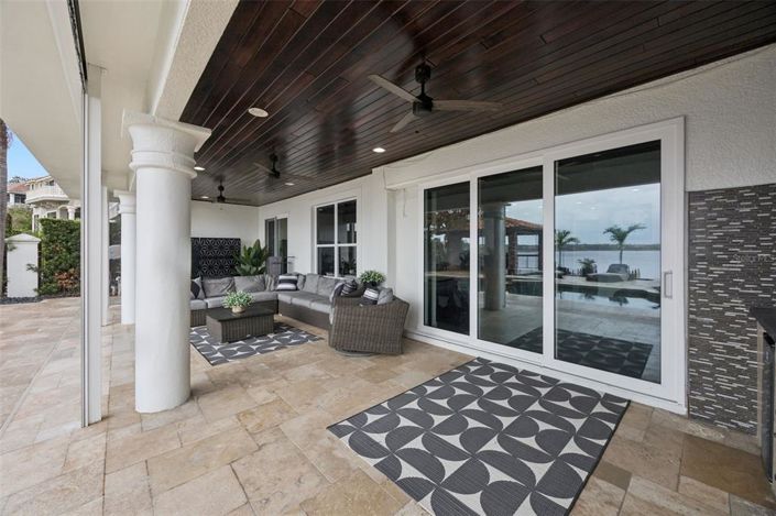 Image No.51-5 Bed Property for sale