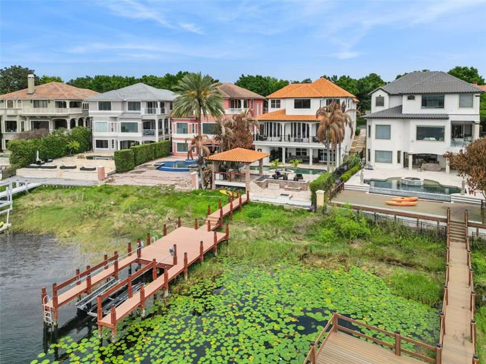 Image No.9-5 Bed Property for sale