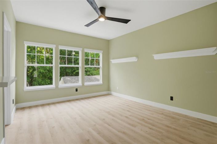 Image No.29-3 Bed Property for sale