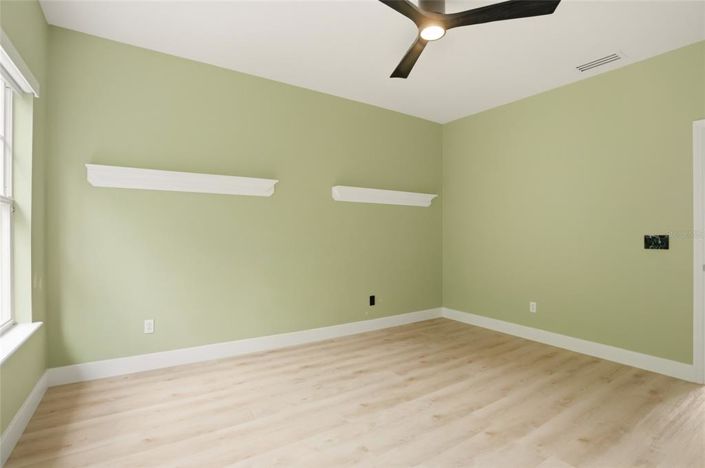 Image No.31-3 Bed Property for sale