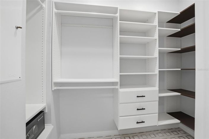 Image No.32-3 Bed Property for sale