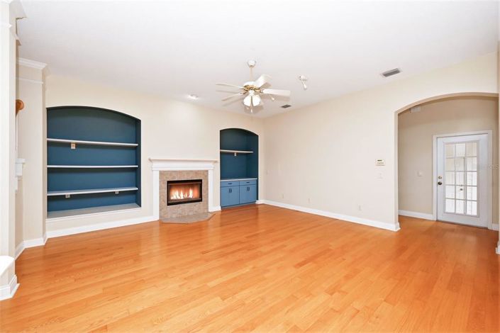 Image No.20-6 Bed Property for sale