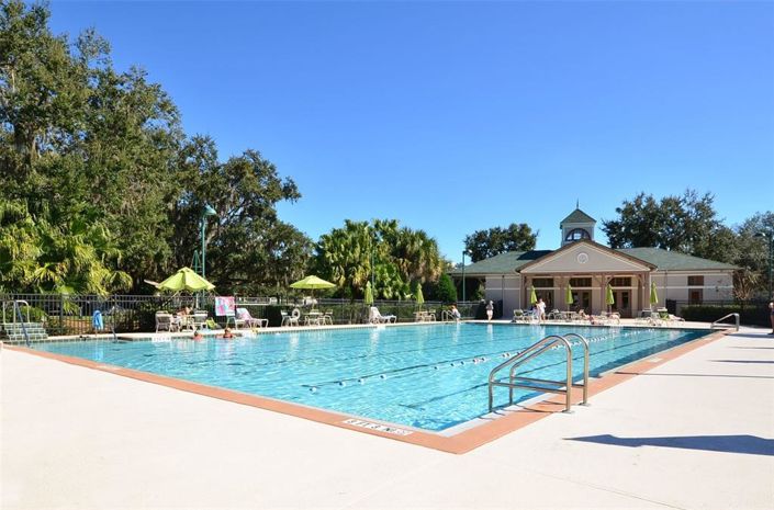 Image No.60-6 Bed Property for sale