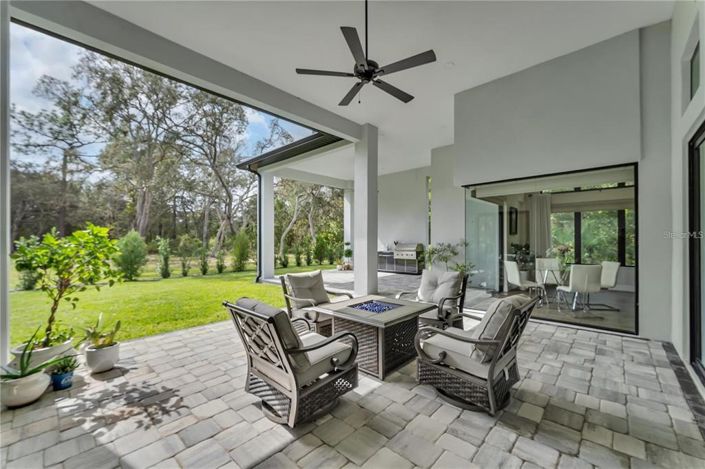 Image No.30-4 Bed Property for sale