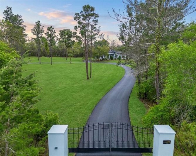 Image No.60-4 Bed Property for sale