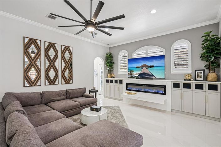 Image No.14-6 Bed Property for sale