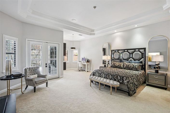 Image No.21-6 Bed Property for sale