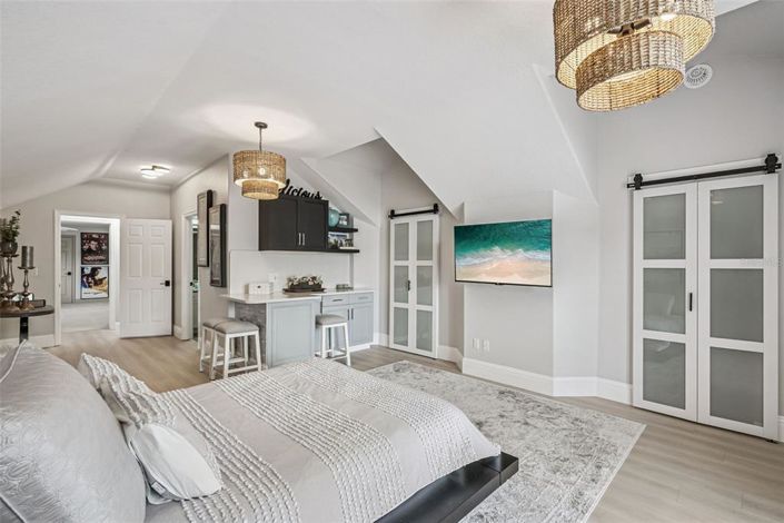 Image No.35-6 Bed Property for sale