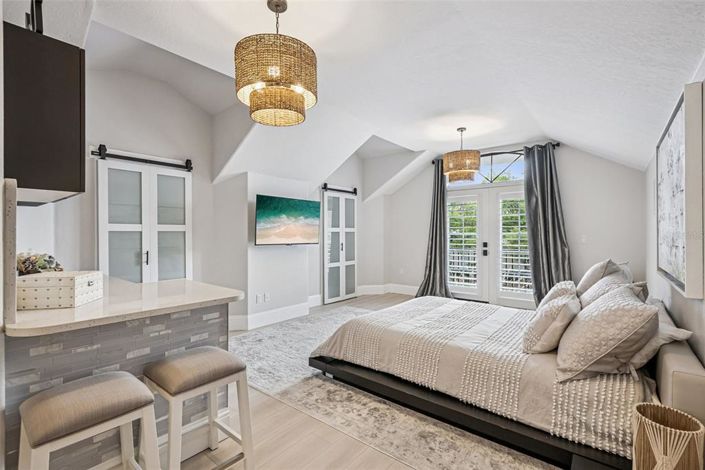 Image No.36-6 Bed Property for sale