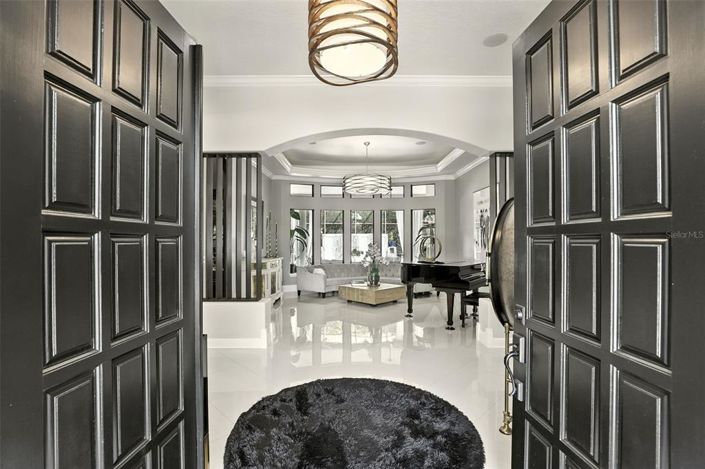 Image No.4-6 Bed Property for sale