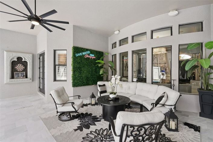 Image No.41-6 Bed Property for sale