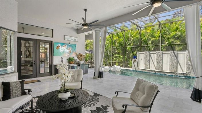 Image No.44-6 Bed Property for sale