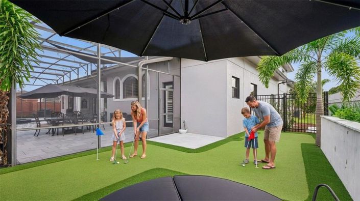 Image No.50-6 Bed Property for sale