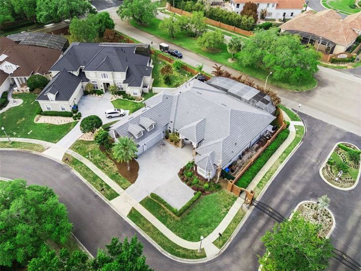 Image No.56-6 Bed Property for sale