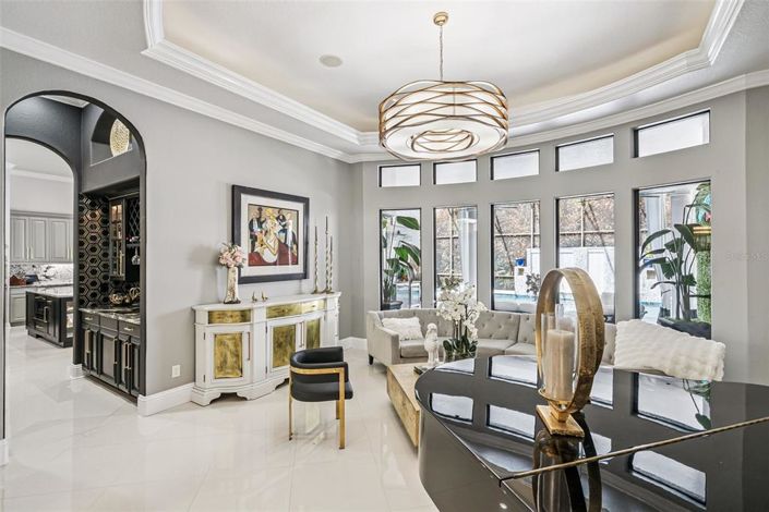 Image No.9-6 Bed Property for sale