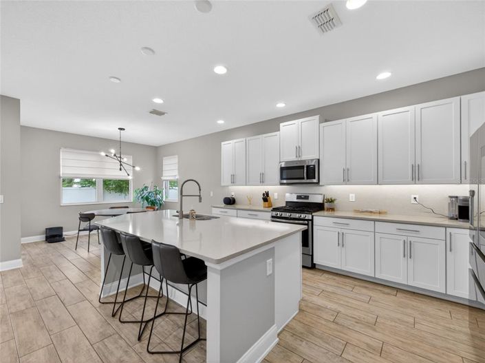 Image No.3-4 Bed Property for sale