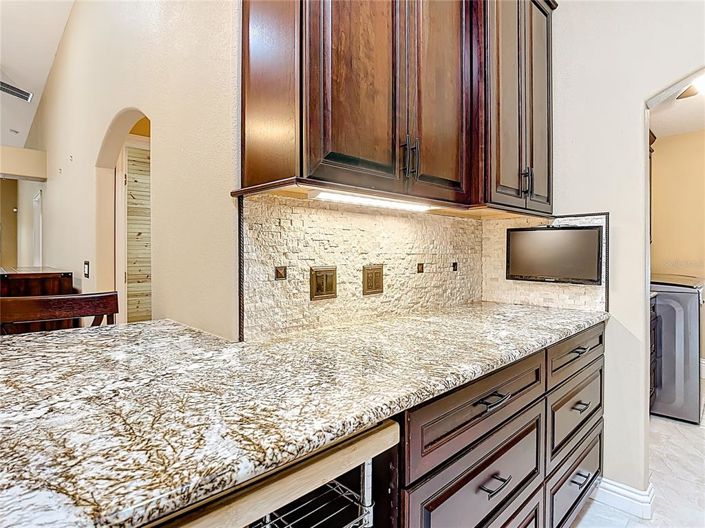 Image No.10-2 Bed Property for sale